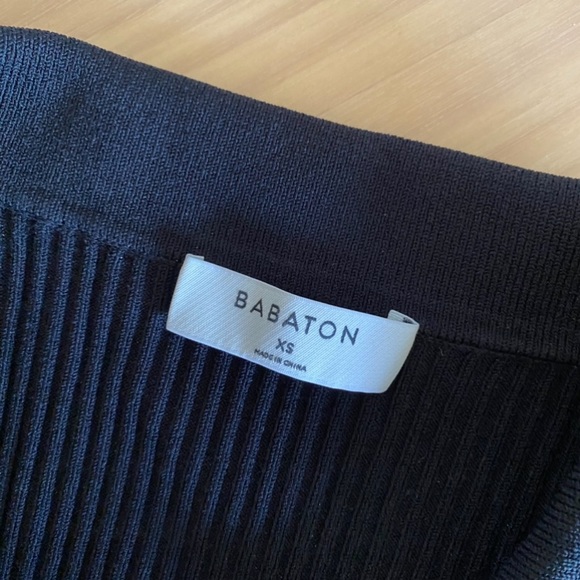 Aritzia Babaton Sculpt Knit Polo Longsleeve sweater top black - Picture 4 of 6